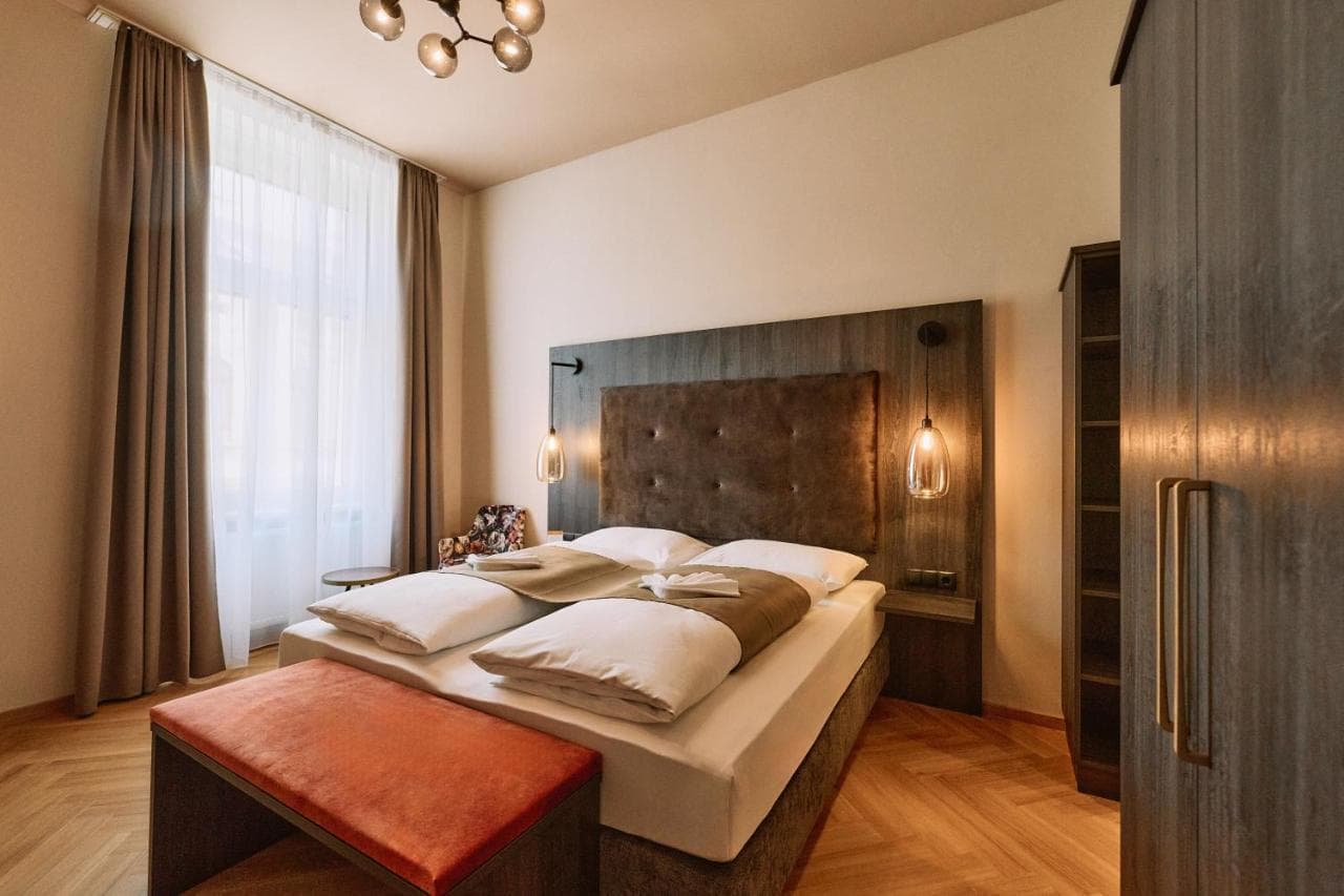 Urban Rooms Rathaus — Vienna