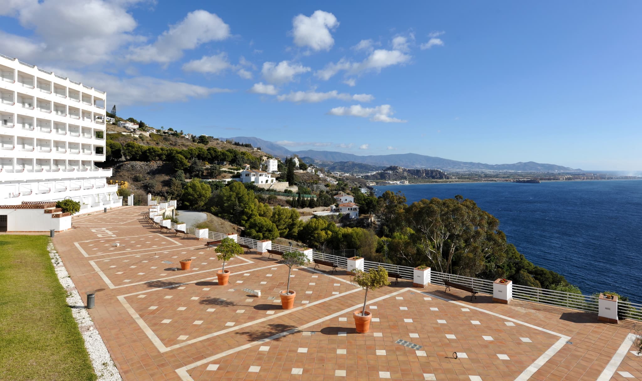 Hotel Salobreña Suites — Almunecar