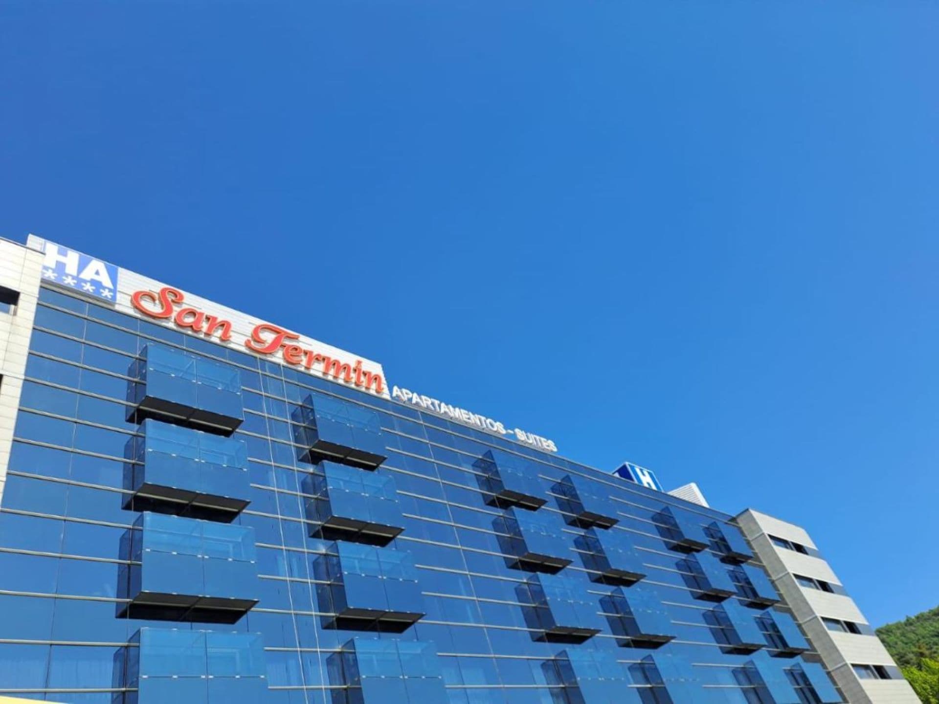 Hotel Apartamentos San Fermín Pamplona — Esteribar
