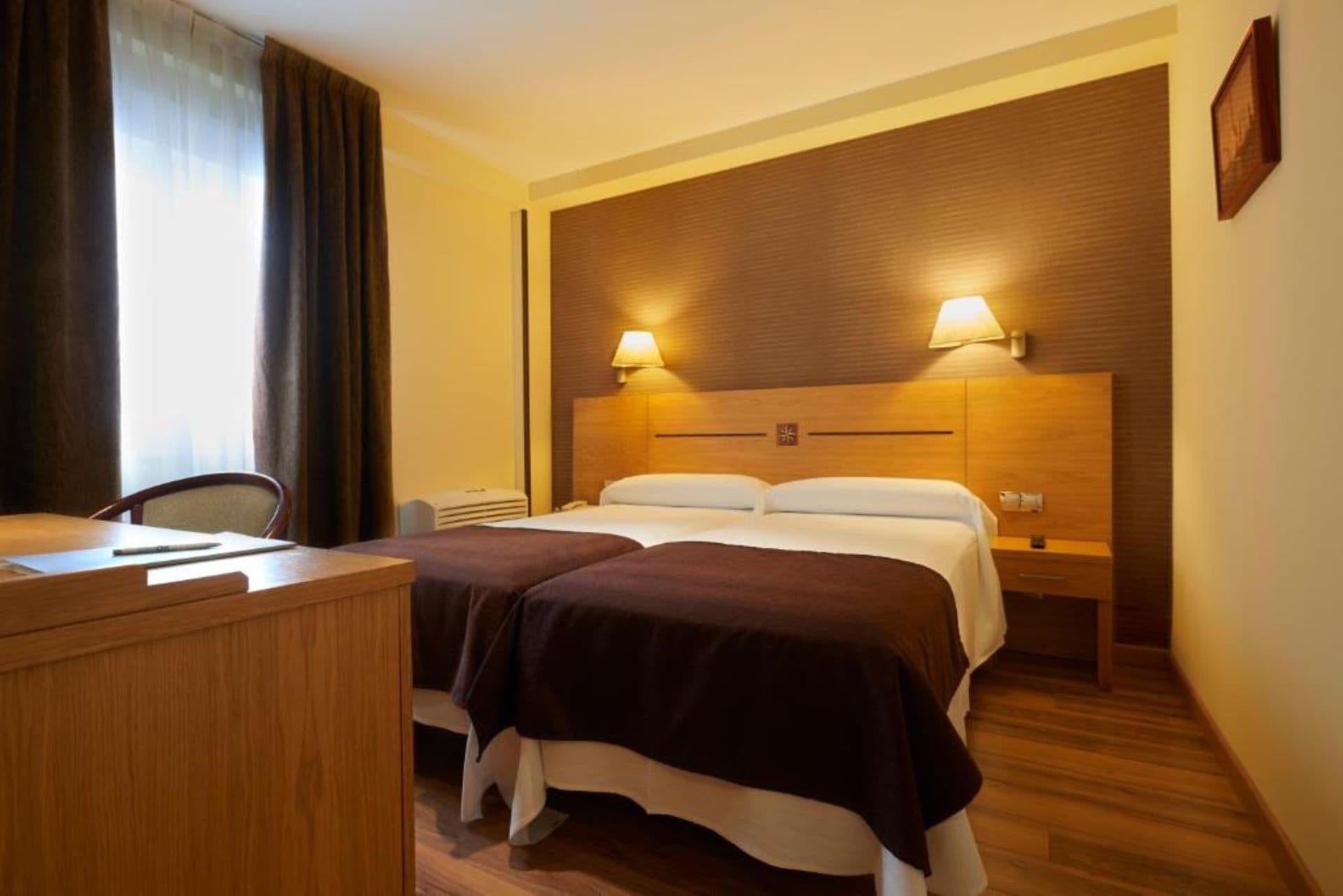 Hotel La Serrana — Aviles