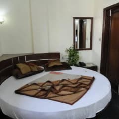 Hotel Delhi Empire Deluxe — Delhi