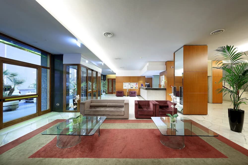 Hotel Exe Majestic — Naples