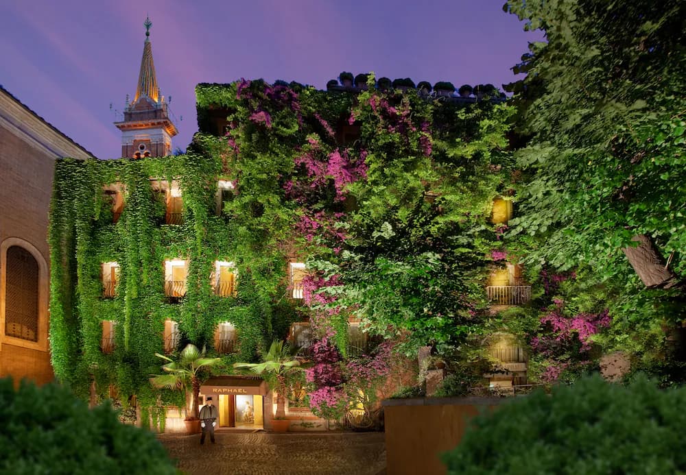 Hotel Raphael — Rome