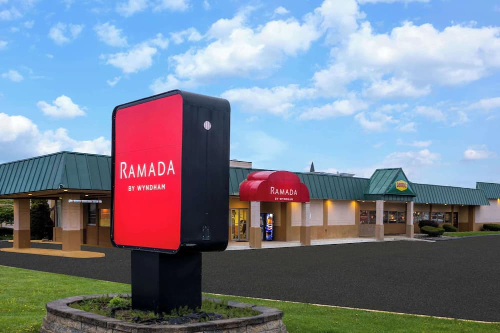 Ramada by Wyndham Rome/Verona — Utica
