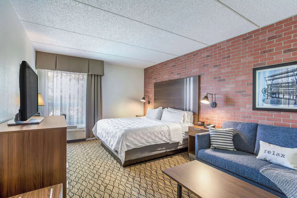 Burrstone Inn, Ascend Hotel Collection — Utica
