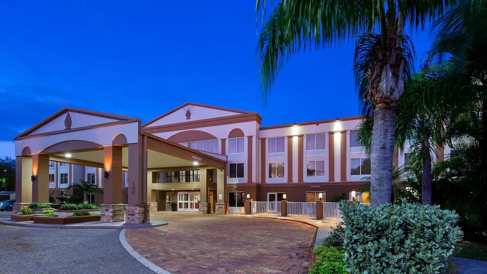 Best Western Plus Ambassador Suites Venice — Venice