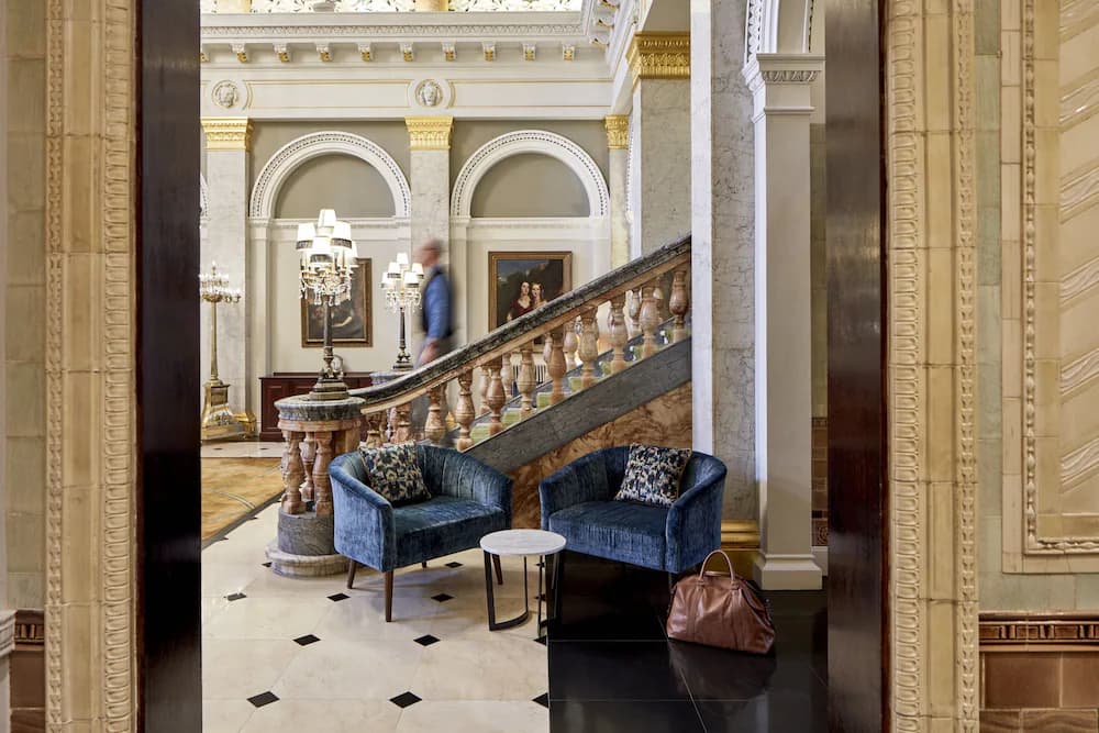The Clermont London, Victoria — London