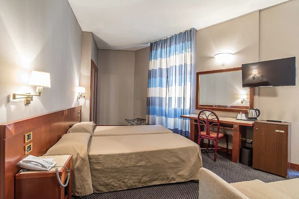 Hotel Accademia — Rome