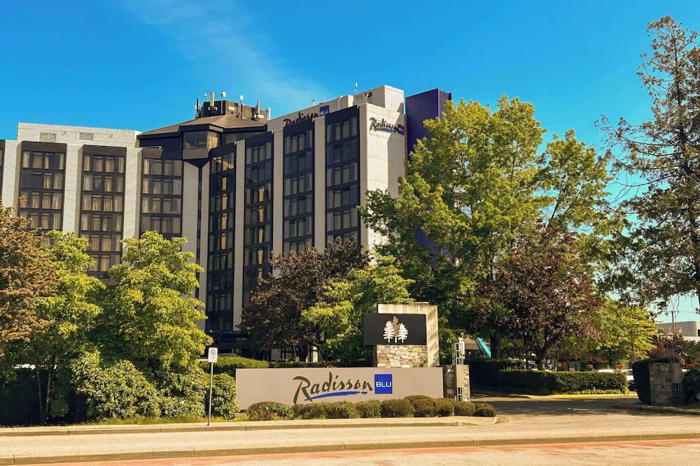 Radisson Blu Vancouver Airport Hotel & Marina — Vancouver