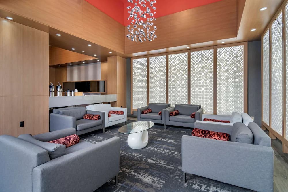 Best Western Plus Vancouver Airport Hotel — Vancouver