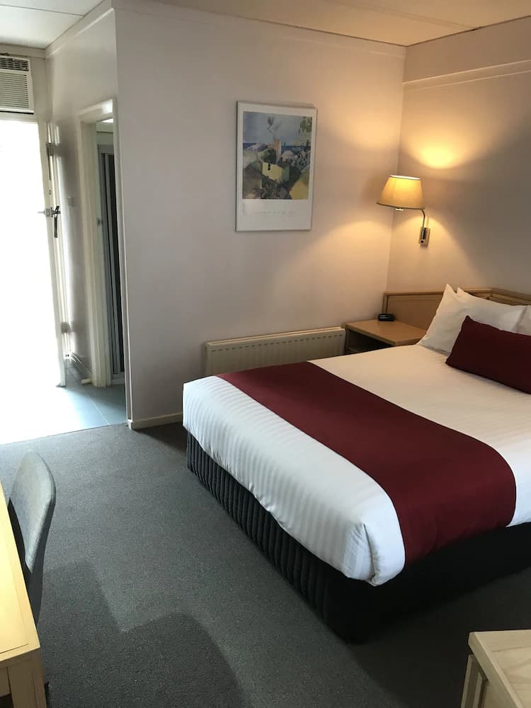 Comfort Inn Moe — Moe