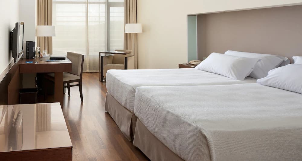 Hotel NH Sevilla Plaza de Armas — Seville
