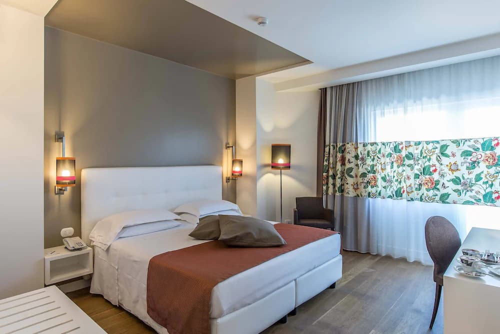 Hotel Caravel — Rome