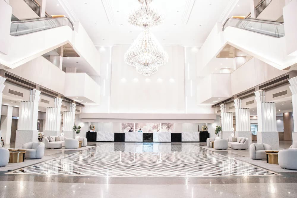 The Twin Towers Hotel — Bangkok