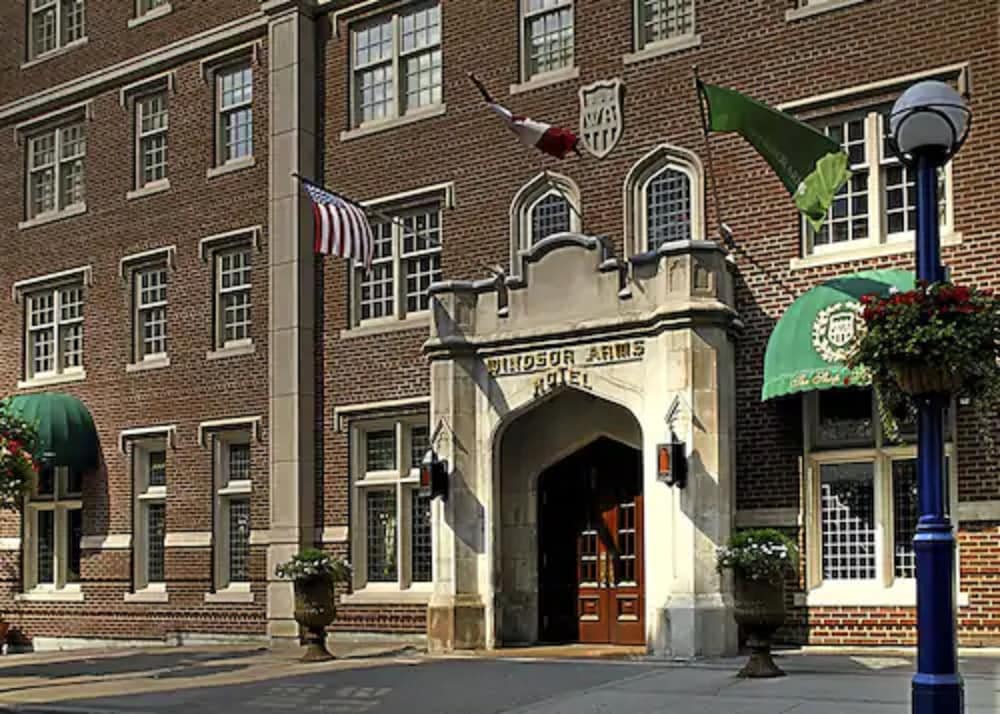 Windsor Arms Hotel — Toronto