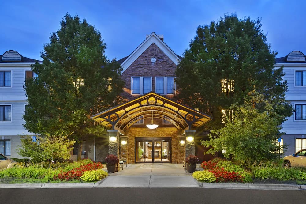 Staybridge Suites Detroit-Utica — Utica
