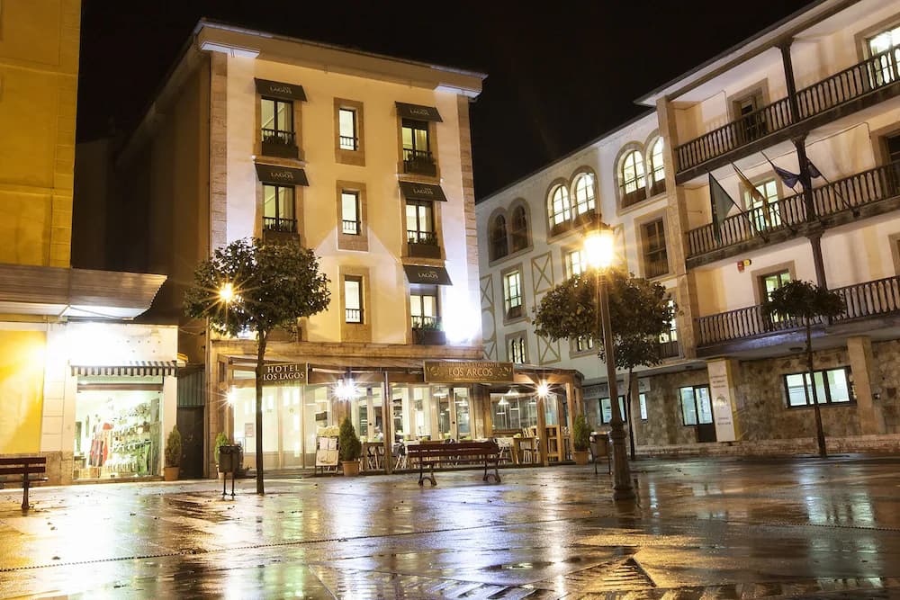 Hotel Los Lagos Nature — Arriondas / Les Arriondes
