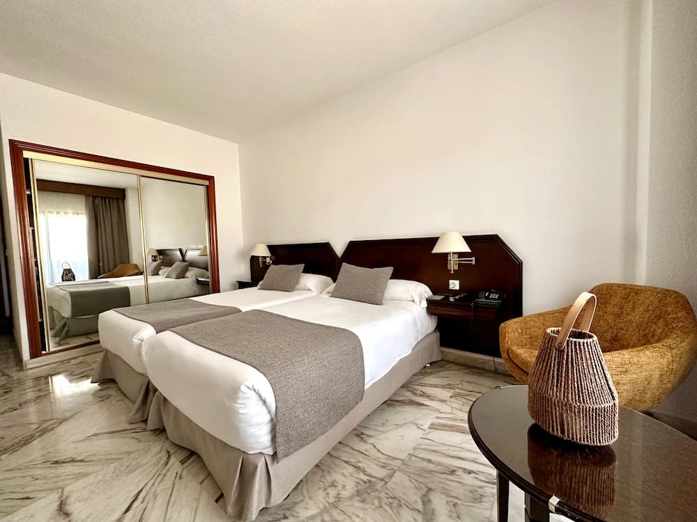 Hotel Turia Valencia — Valencia