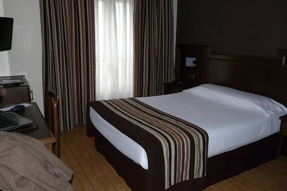 Hotel IDH Angel *** — Oviedo