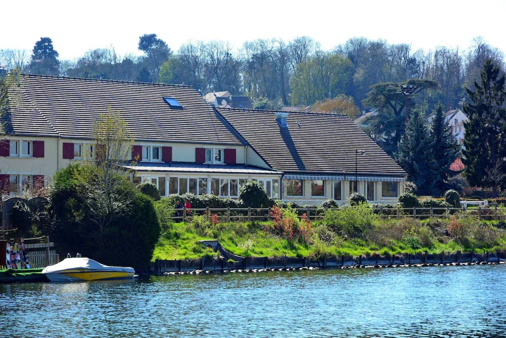 Logis Hôtel des Lacs — Morsang-sur-Orge