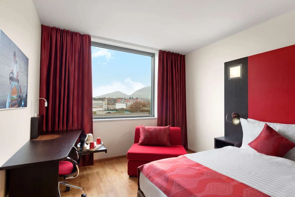 Ramada Encore by Wyndham Geneva — Geneva