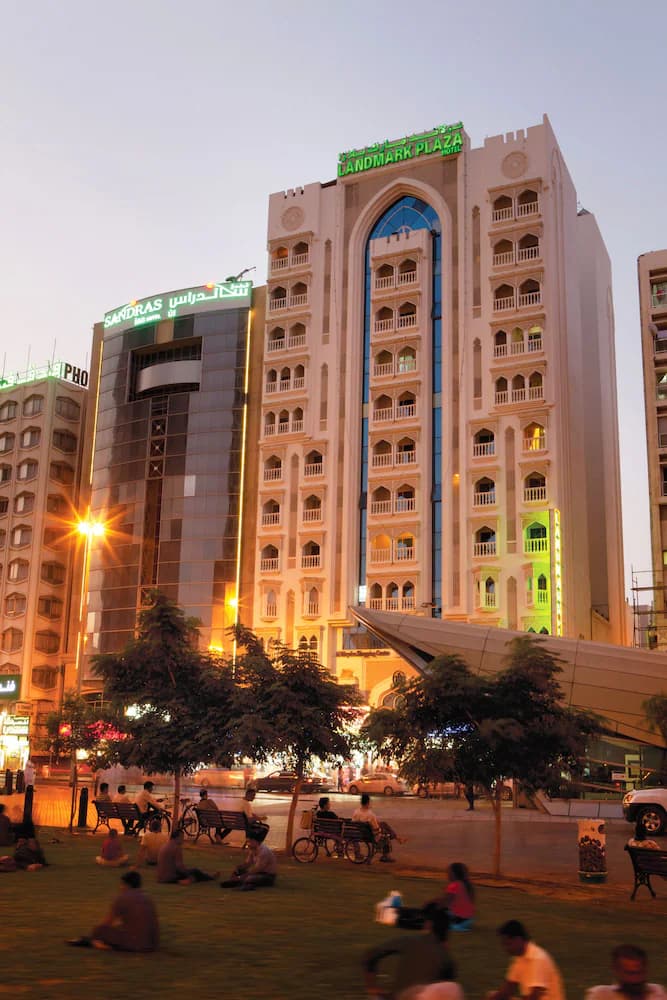 Landmark Plaza Baniyas — Dubai