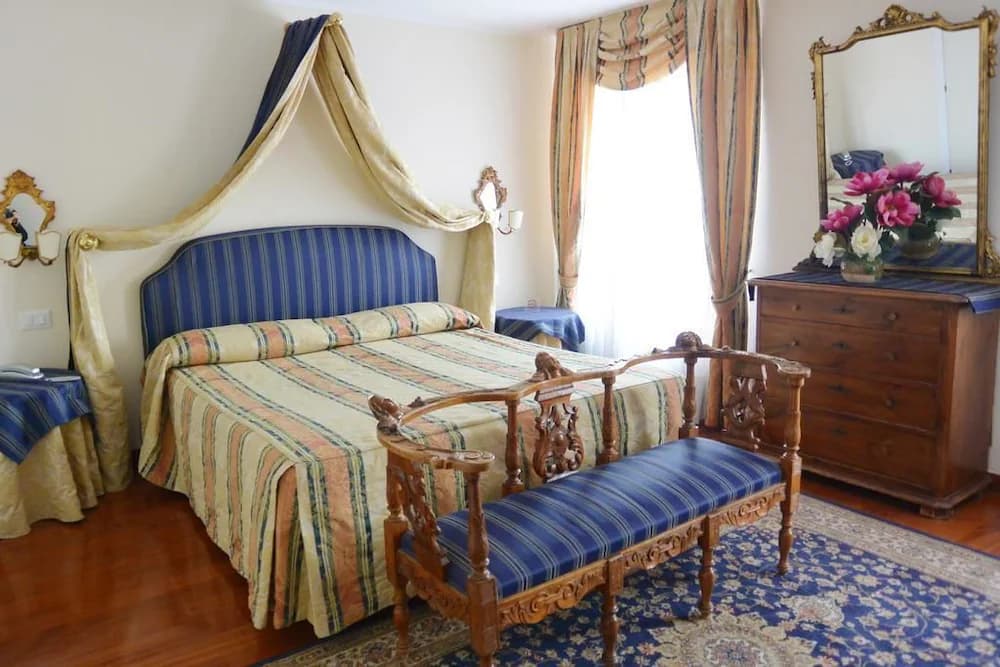 Hotel San Zulian — Venice
