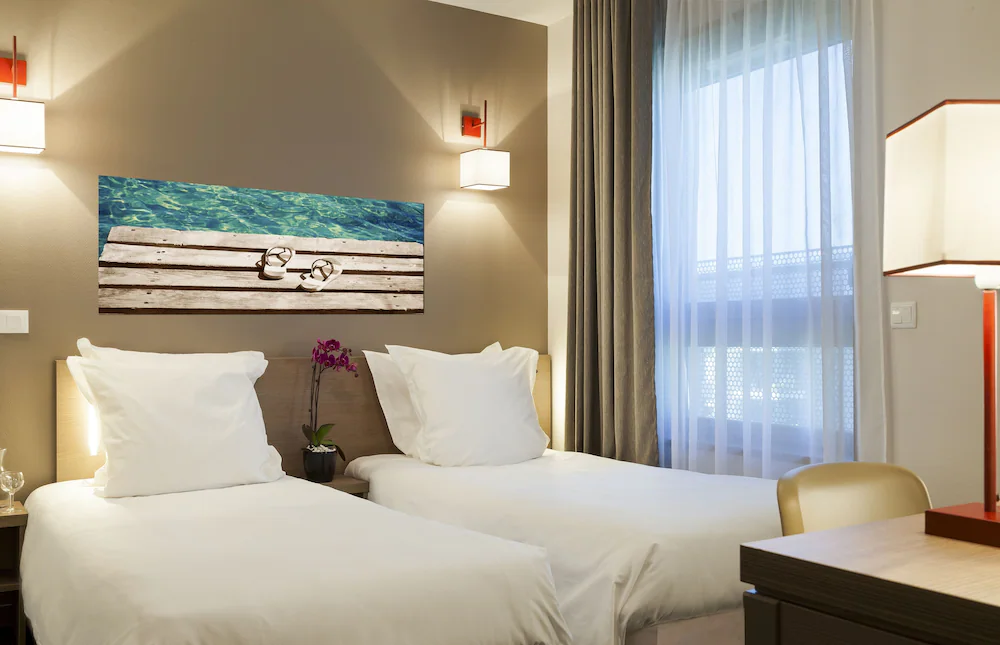 Nehô Suites Porte de Genève — Geneva