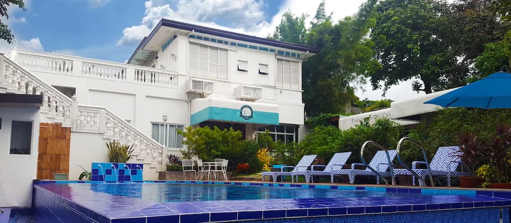 Paradores Del Castillo — Taal