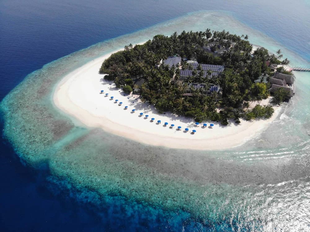 Malahini Kuda Bandos Resort — Maldives