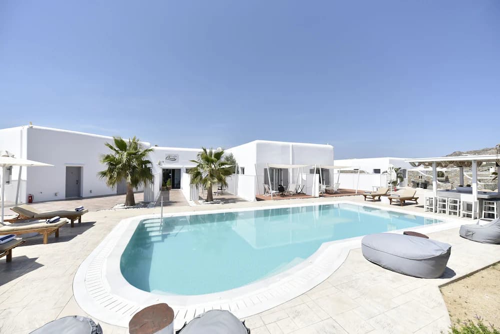 Queen Boutique Suites — Mykonos