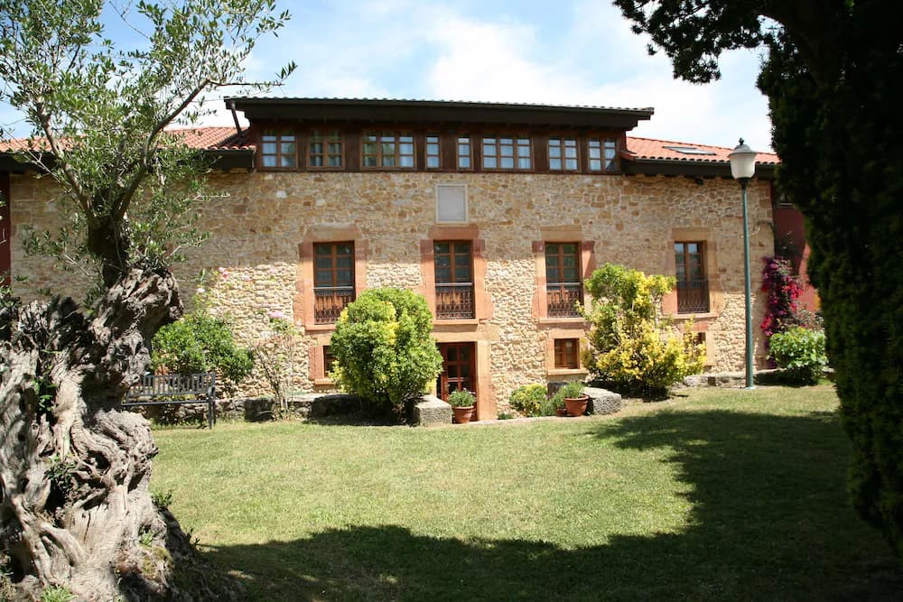 Hotel Palacio de la Viñona — Gijon