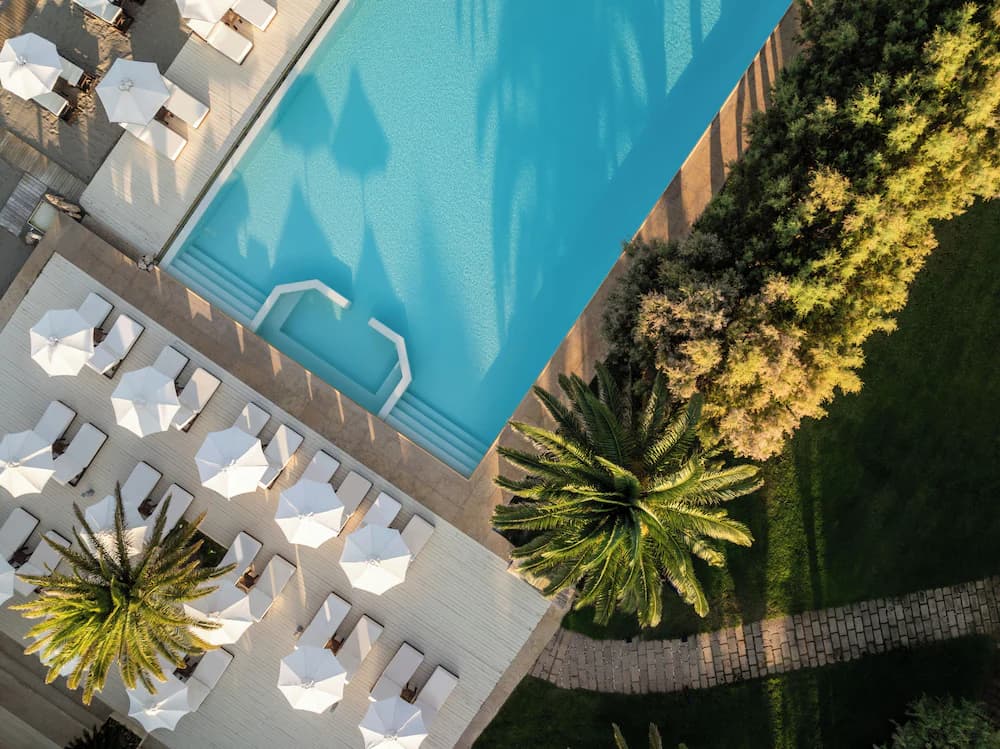 Plaza Resort Hotel — Saronis