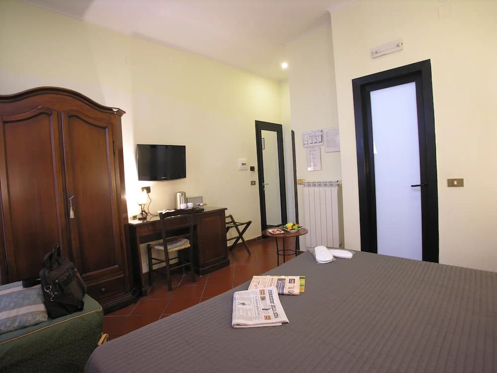 Hotel Toledo — Naples