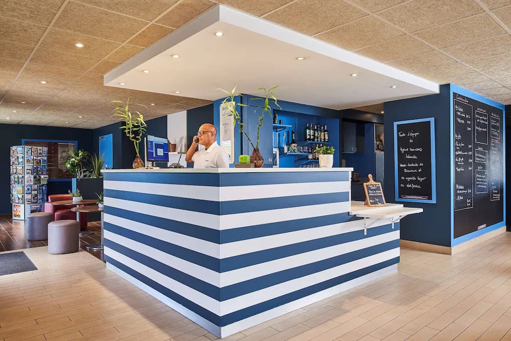 Hôtel Restaurant Campanile Caen Nord - Hérouville Saint Clair — Mondeville