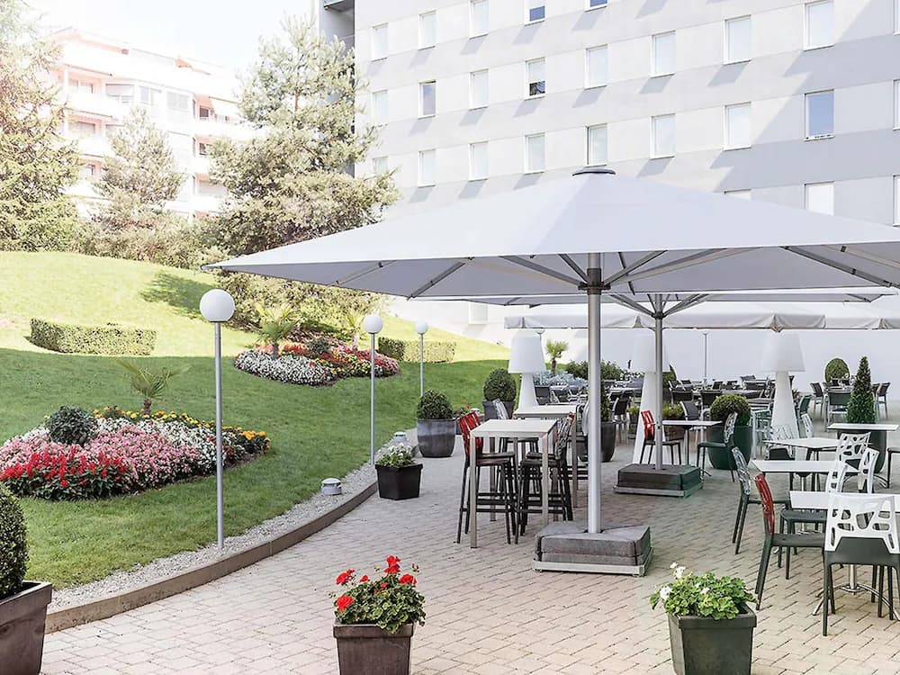 Novotel Suites Geneve Aeroport Hotel — Geneva