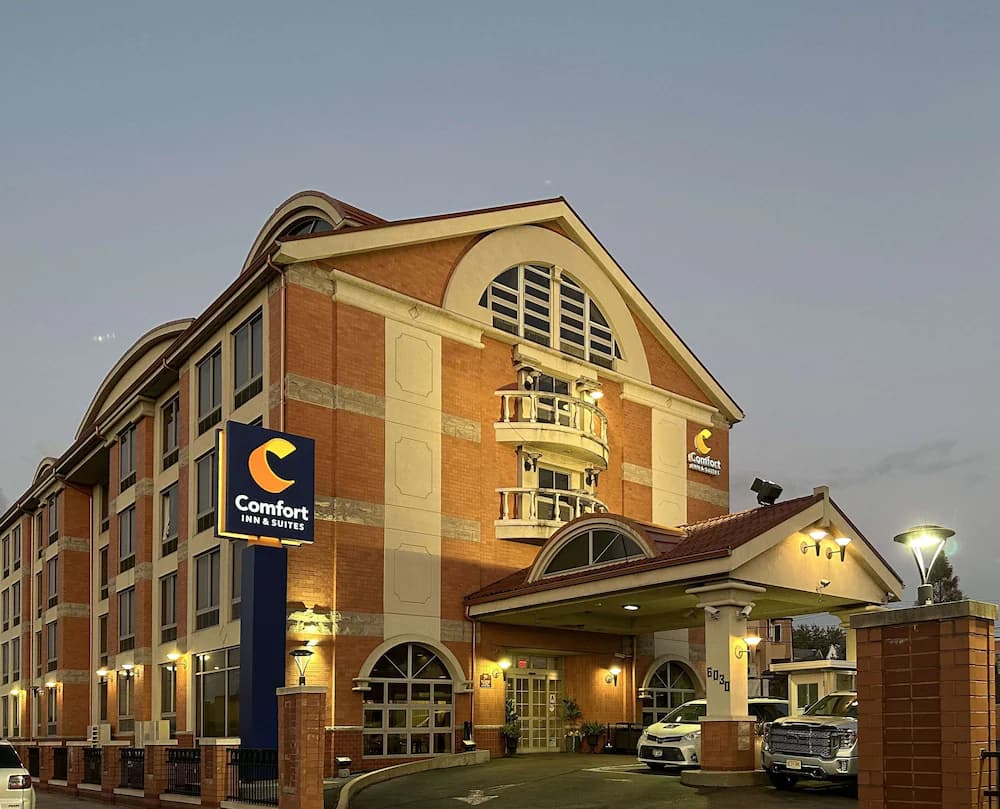 Comfort Inn & Suites LaGuardia Airport — New York