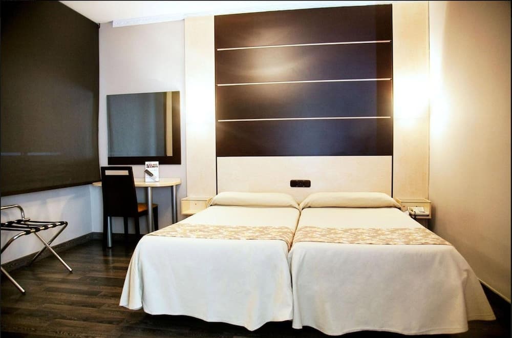 Hotel Universal — Granada