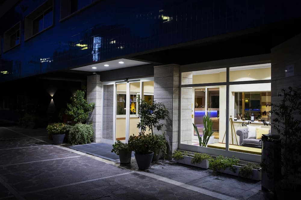 Oly Hotel — Rome