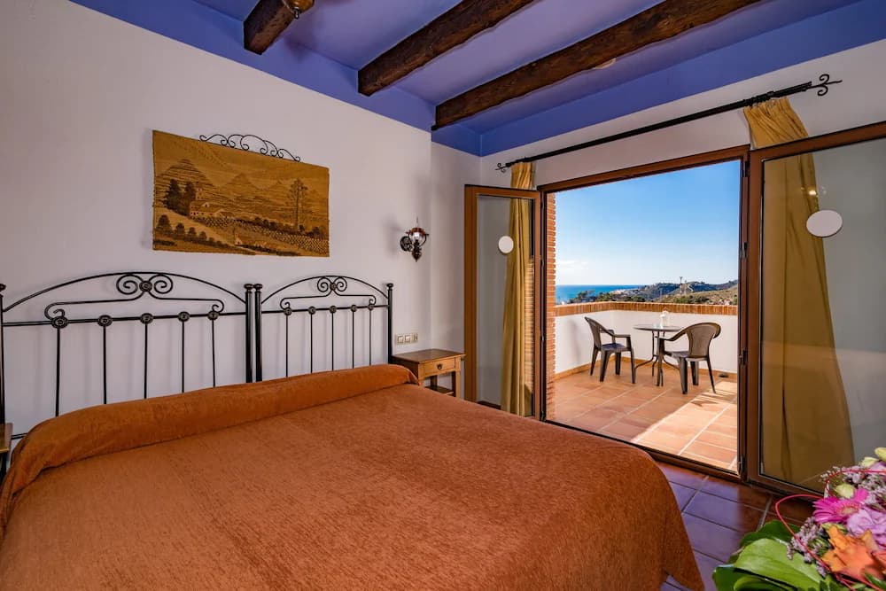 Hotel Rural Almazara — Nerja