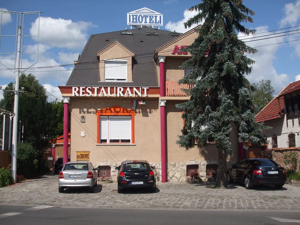 Attila Hotel — Budapest
