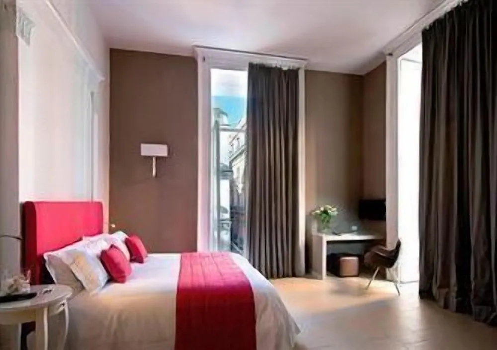 Hotel Napolit'Amo — Naples