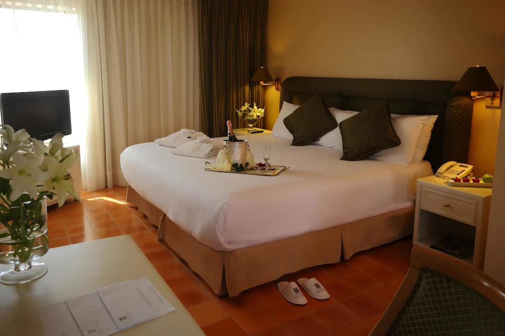 Suites del Bosque Hotel — Lima