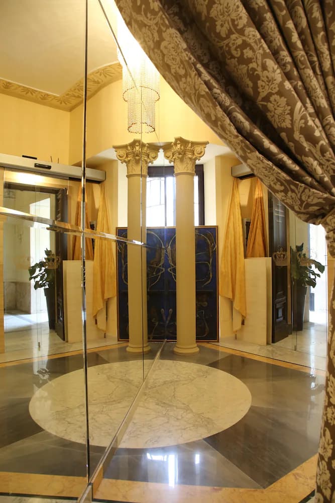Hotel Art Resort Galleria Umberto — Naples