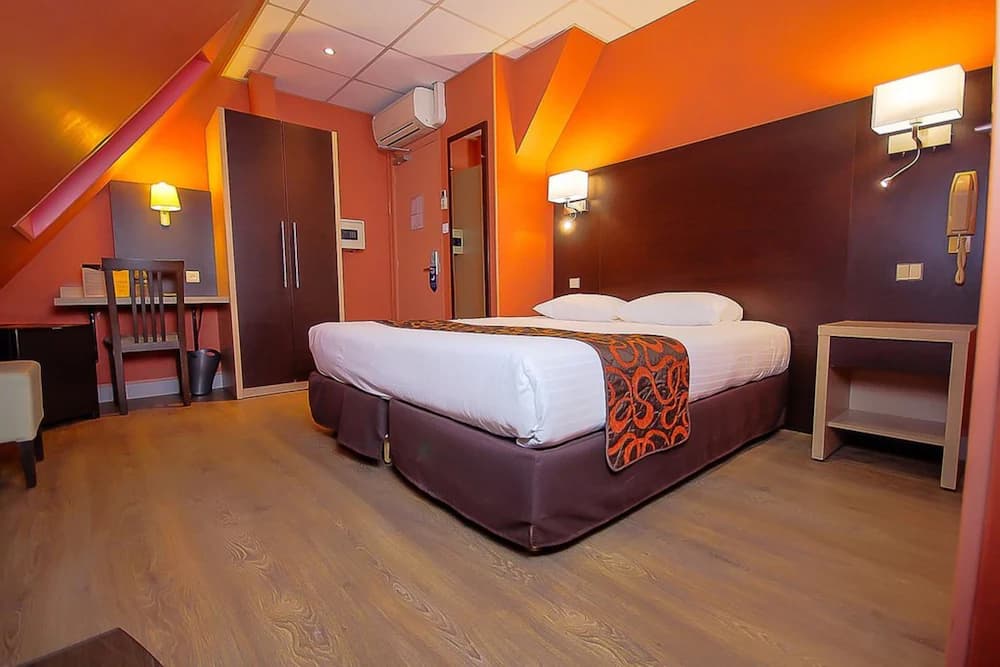 Hotel des trois gares — Paris