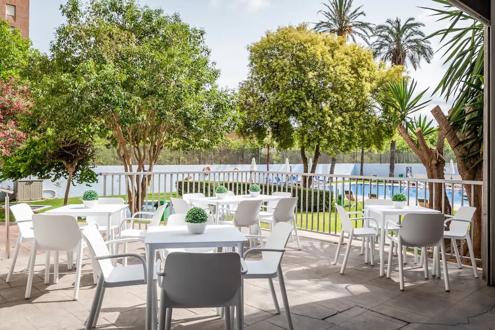 hotel medium valencia — Valencia