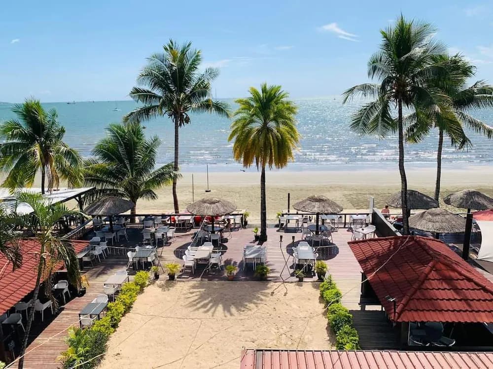 Smugglers Cove Beach Resort — Nadi