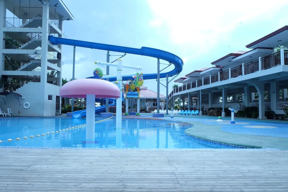 CML Beach Resort & Waterpark — Taal