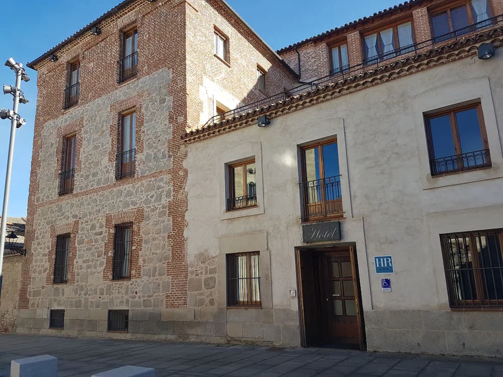 Hotel El Rastro — Avila