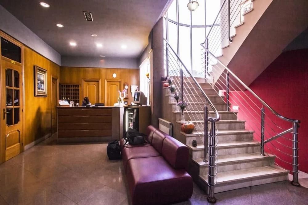 Hotel las Moreras — Leon
